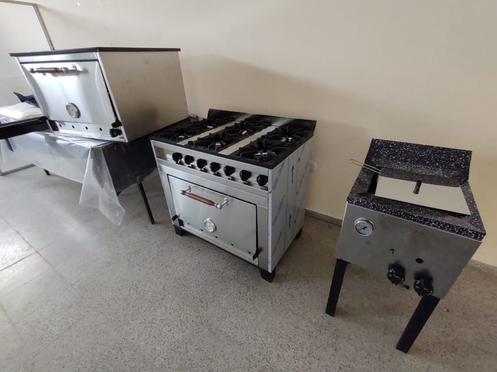 Se compraron herramientas de cocina con lo recaudado del Bingo