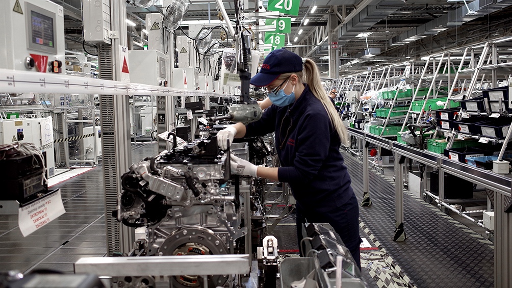 Prorrogarán la prohibición de despedir empleados y el pago de la doble indemnización