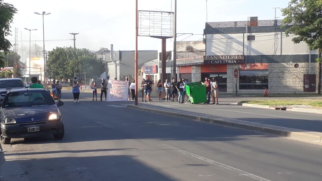 Desvíos en Avenida San Martín por manifestación