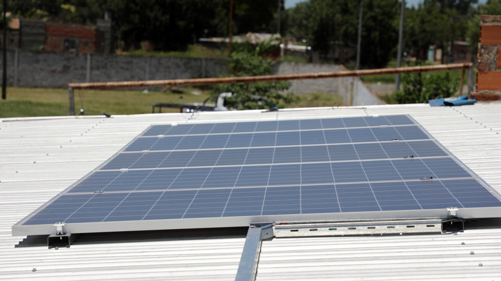 Desarrollan obras de energías renovables en clubes