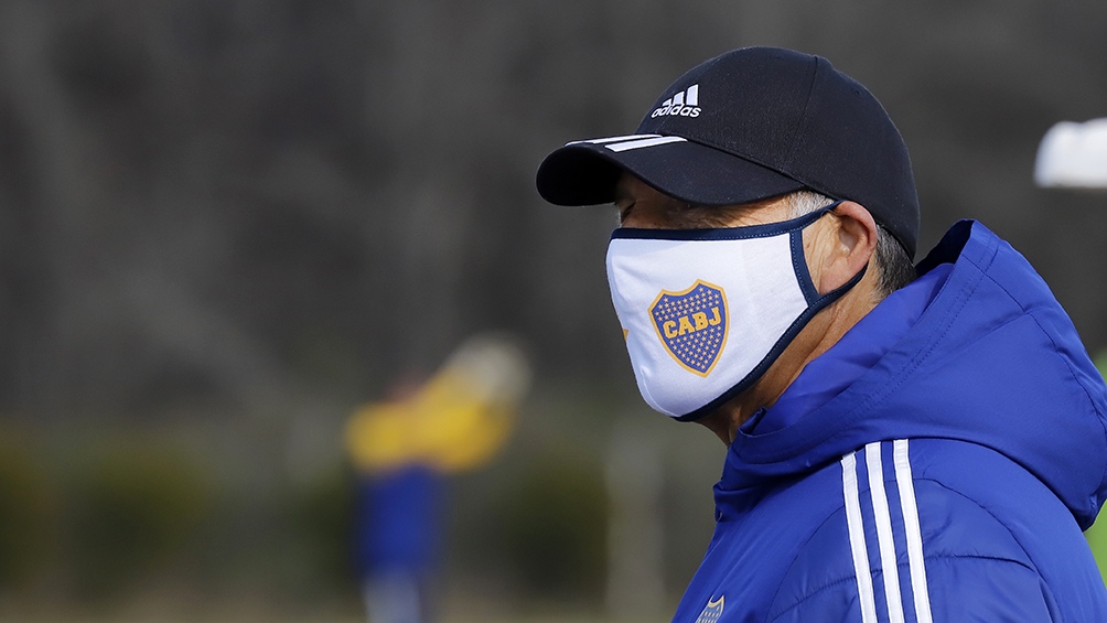 Boca juega sin Russo en el banco