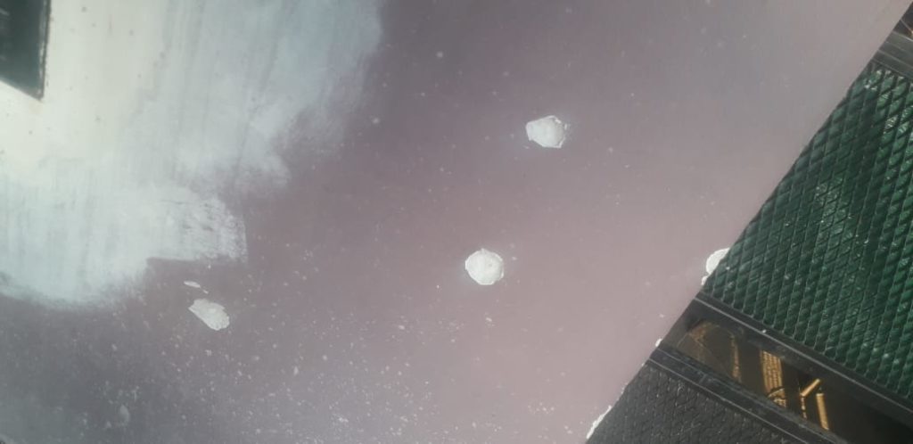 Balacera contra vivienda y auto en Liniers y Capuchino de VGG