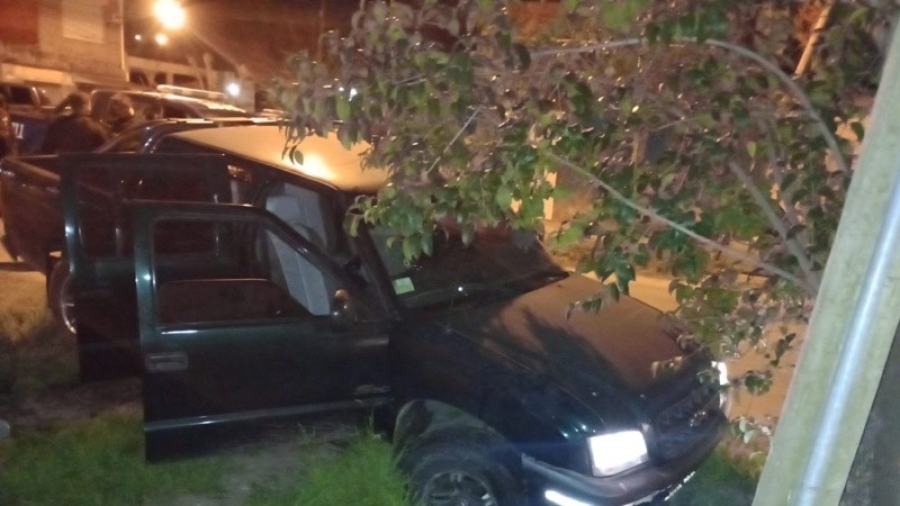 Balacera, persecución y tres detenidos en zona oeste de la región