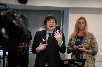 Javier Milei sorteó su dieta como diputado nacional