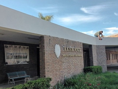 La Escuela Secundaria de Pueblo Esther pone a la venta nuevos uniformes y avanza con obras de infraestructura