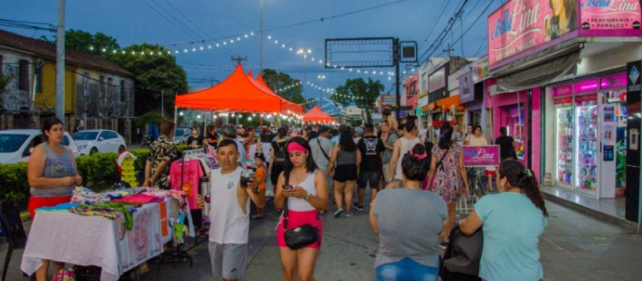 Noche Peatonal en Villa Gobernador Gálvez: Una Experiencia Familiar Inolvidable