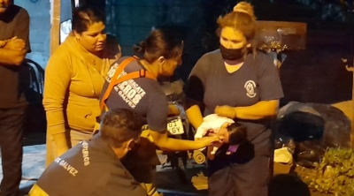 Conocemos a los Bomberos que le salvaron la vida a la beba de 3 semanas