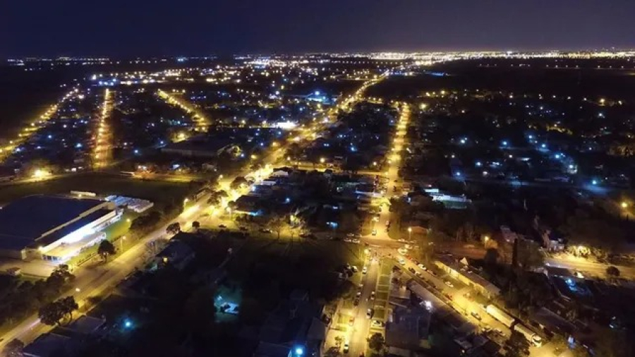 Pueblo Esther presenta una agenda cultural completa para el verano con “Ciudad de Noche”