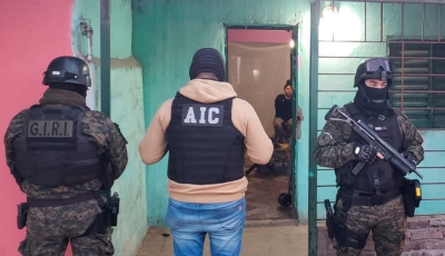 Una mujer detenida por extorsionar comercios en Rosario