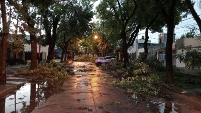 CUADRILLAS MUNICIPALES TRABAJAN ARDUAMENTE PARA AFRONTAR EL TEMPORAL