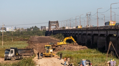 Pullaro: “La obra del puente Santa Fe-Santo Tomé no se para”