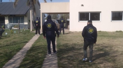 La Agencia de Control Policial detuvo a 3 policías y un civil por cohecho