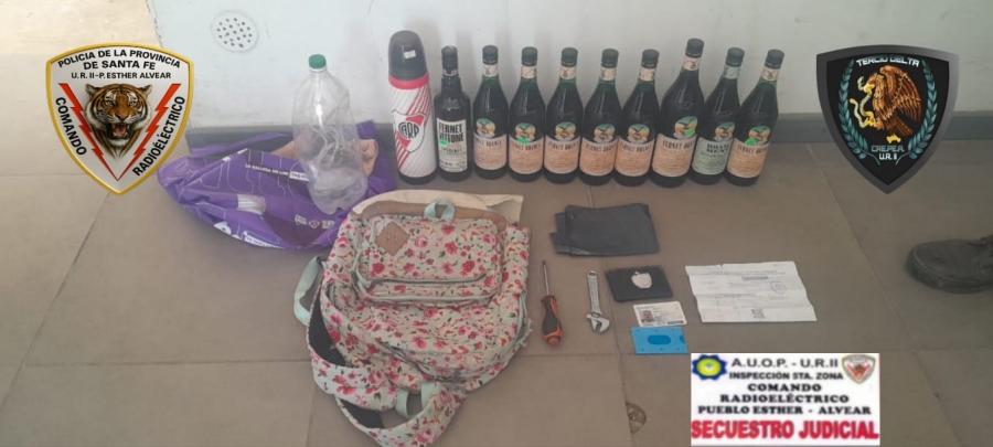 Pueblo Esther: tres personas, entre ellas un menor, fueron demoradas por el hurto de mercadería en dos autoservicios