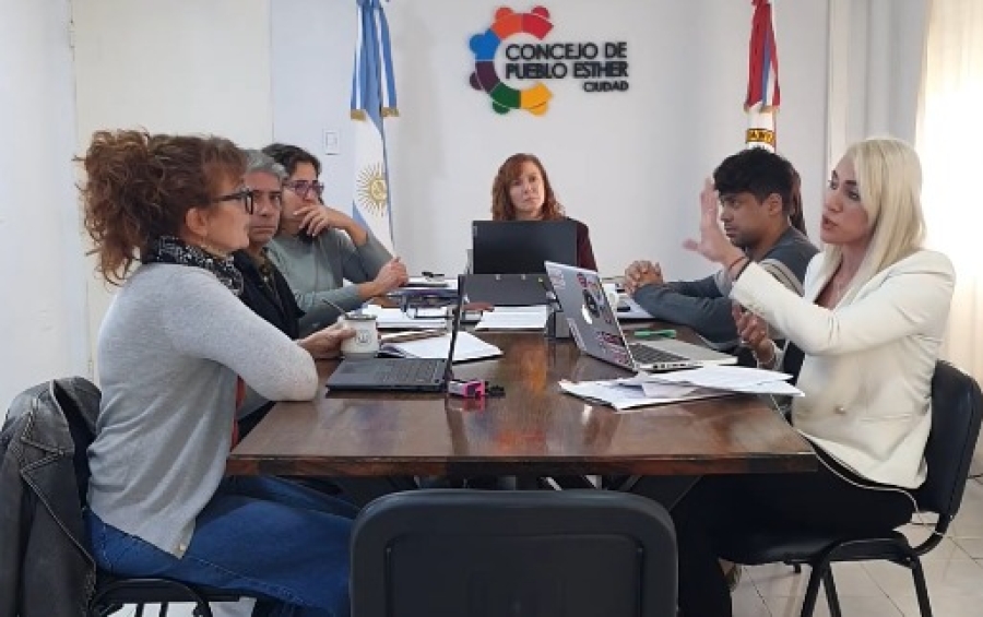 Sesión caliente en el Concejo de Pueblo Esther: se aprobó el Programa Trienal de Obras Públicas y afloraron fuertes diferencias entre los ediles