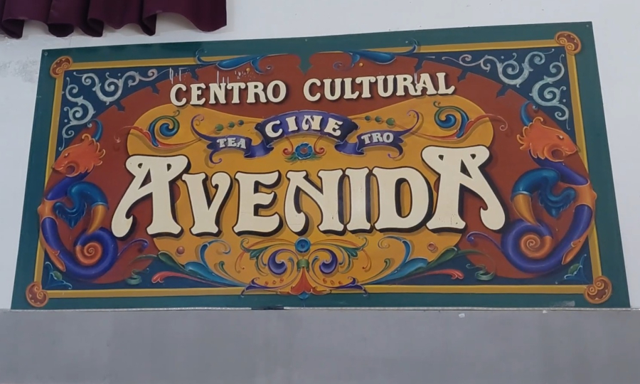 Avanzan las obras de renovación en el Cine Avenida y proyectan reabrir en abril