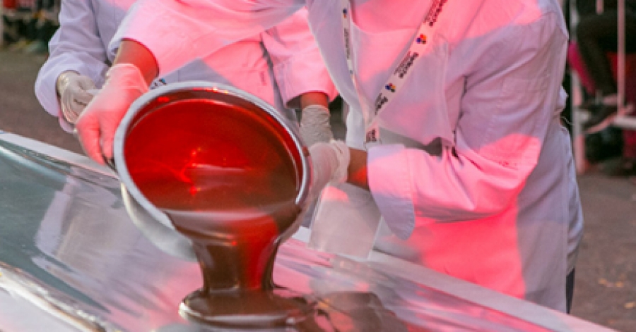 "La barra de chocolate más larga del mundo" llega a Bariloche