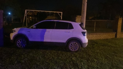 Persecución policial en Pueblo Esther terminó con un detenido y daños en una vivienda