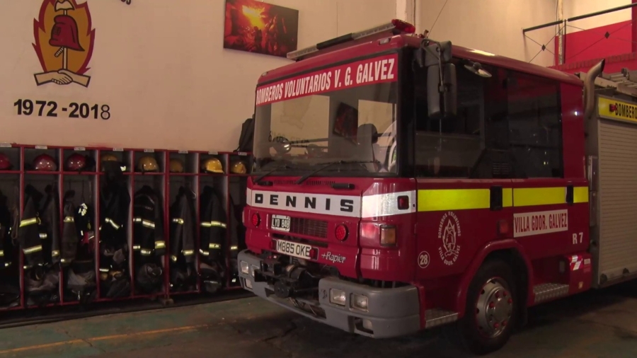 Bomberos de V.G.Gálvez combaten inedios forestales en la Patagonia