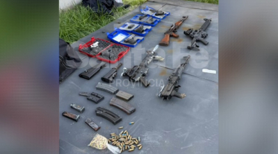 Rosario y la región: allanamientos, detenidos y un arsenal de alto poder de fuego secuestrado bajo tierra