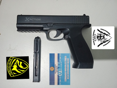 Secuestran réplica de arma de fuego y aprehenden a tres jóvenes en V.G.Gálvez