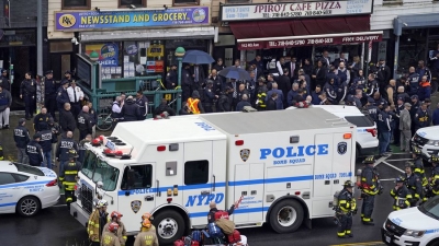 Balearon a varias personas y hallaron explosivos sin detonar en el subte en New York