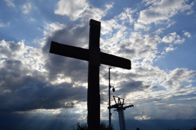 Mensaje de pascua: "La tumba está vacía" "Pascua es la victoria de Jesús"