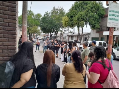 Estudiantes y Docentes del Instituto 24 de Villa Gobernador Gálvez Reclaman por Edificio Propio