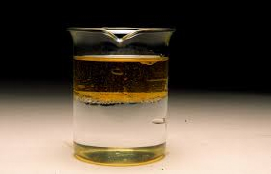 Un litro de aceite descartado en los desagües contamina hasta 1.000 litros de agua