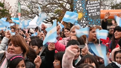 RICCI: MAS DE 1300 NIÑOS PROMETIERON LEALTAD A LA BANDERA