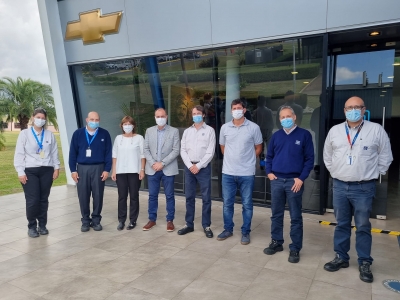 Funcionarios de Alvear visitaron General Motors