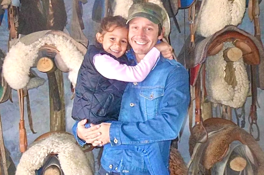 Benjamin Vicuña presenta su libro "Transformar el dolor", dedicado a su hija fallecida