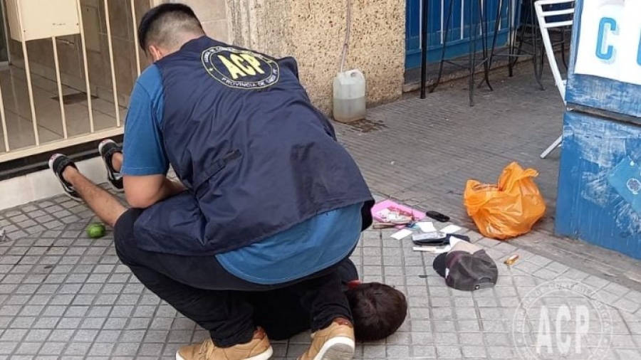 La ACP detuvo a una policía y su hijo relacionado con los monos
