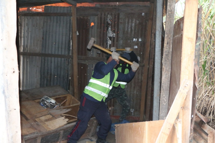 Derriban otro búnker en Villa Gobernador Gálvez bajo el marco de la Ley de Microtráfico