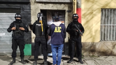 20 allanamientos en zona sur por el homicidio de Claudia Deldebbio