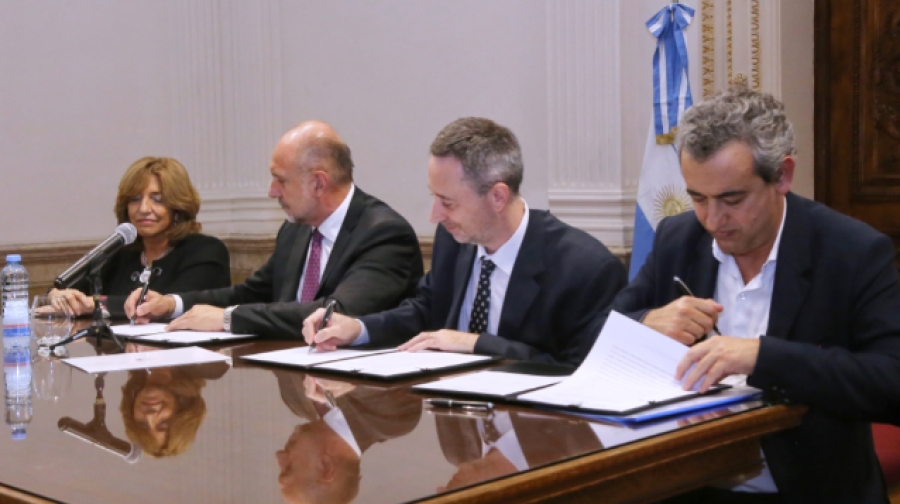 Firmaron un convenio para reparar y ampliar los muelles del Parque España en Rosario