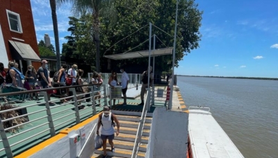Suspenden los cruces a la Isla desde la NTF por la bajante del río