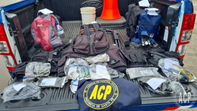 La Agencia de Control Policial detuvo hoy a cuatro uniformados